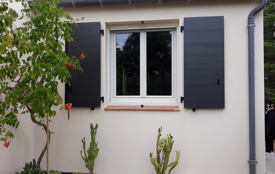 Volets battants &eacute;pur&eacute;s &agrave;&nbsp;La Ferte Alais