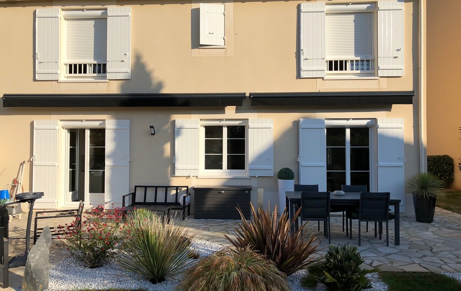 Volets battants classiques &agrave;&nbsp;La Ferte Alais